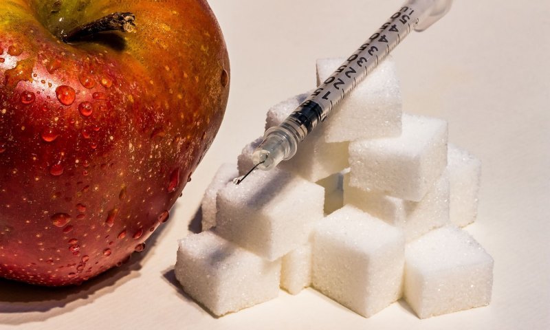 האזעקה שתפסה בלי המזרק: מדריך להורים לילדים עם מחלות כרוניות