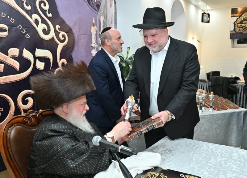 באדיבות המצלם