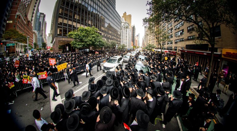 האחים לאנטשעווסקי, אברומי בלום, ד. ה. כרם, אייזיק. י, Clear shot