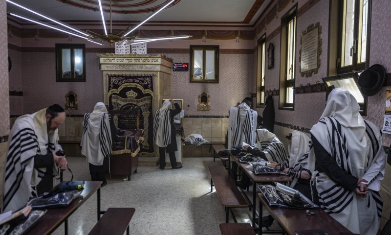 מקומות העבודה ובתי הכנסת חוזרים - ומה עם לימודים? 