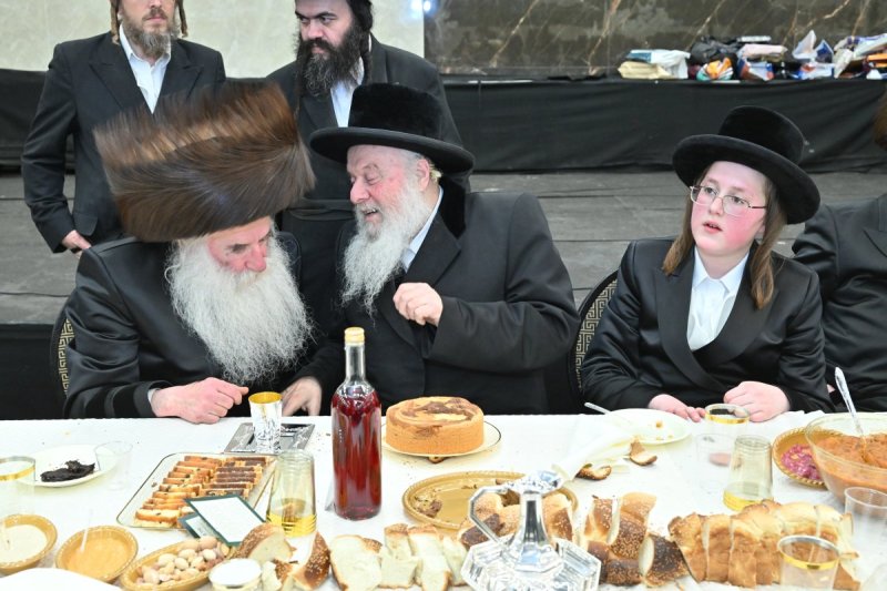 באדיבות המצלם