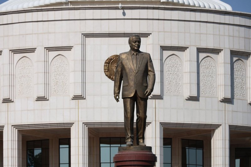 מרדכי לובעצקי