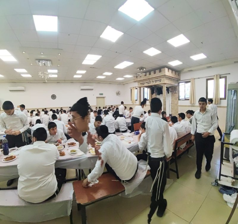 באדיבות המצלם