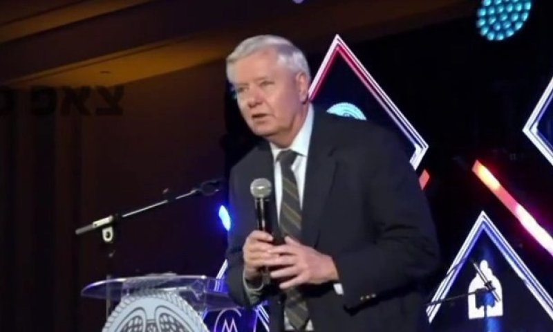 הסנאטור האמריקני מסביר: "זו הסיבה לאנטישמיות בעולם"