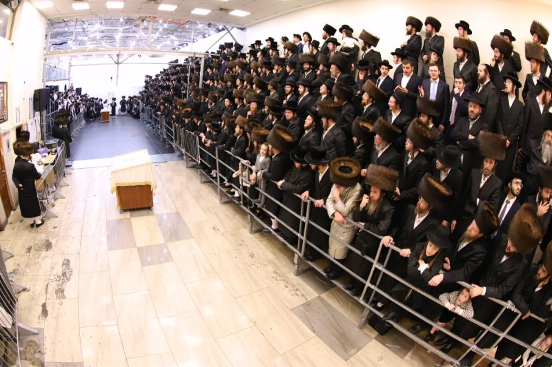 באדיבות המצלם