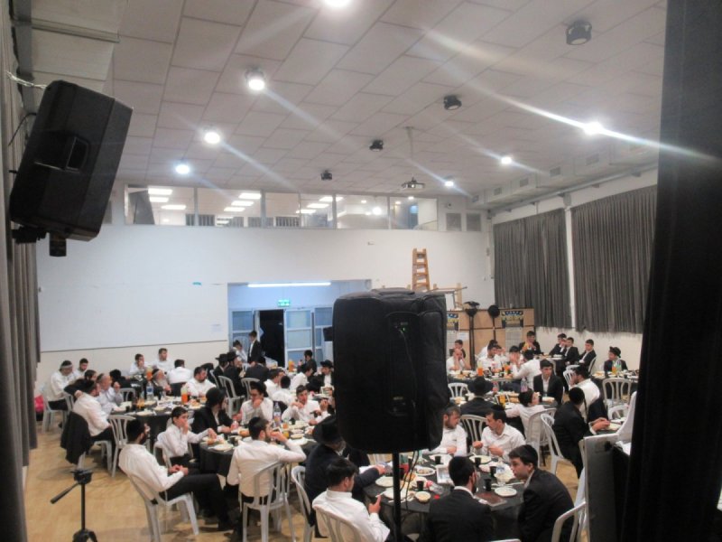 באדיבות המצלם