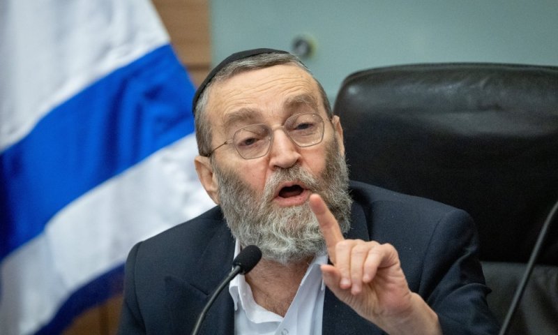  סערה במערכת הפוליטית: גפני תוקף את בג"ץ - "אין להתחשב בהחלטותיהם" 