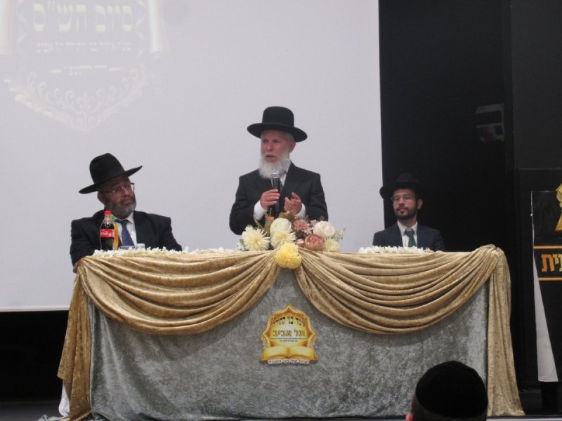 באדיבות המצלם