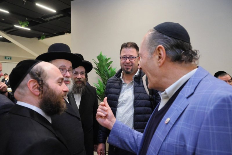 יעקב נחומי, אריאל אוחנה, אברהם כהן