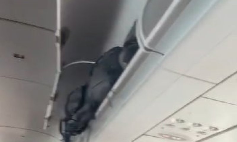 טלטלה חריגה בטיסה: נוסעים באייר אינדיה שחזרו - "הועפנו באוויר" 
