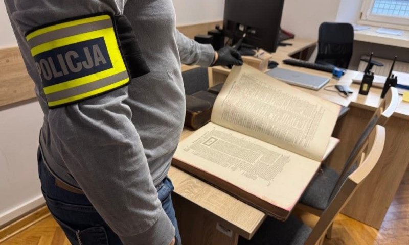 ירושה או רכוש גנוב? הספרים הנדירים מהמאה ה-20 שהגיעו "בטעות" לידי אספן פרטי