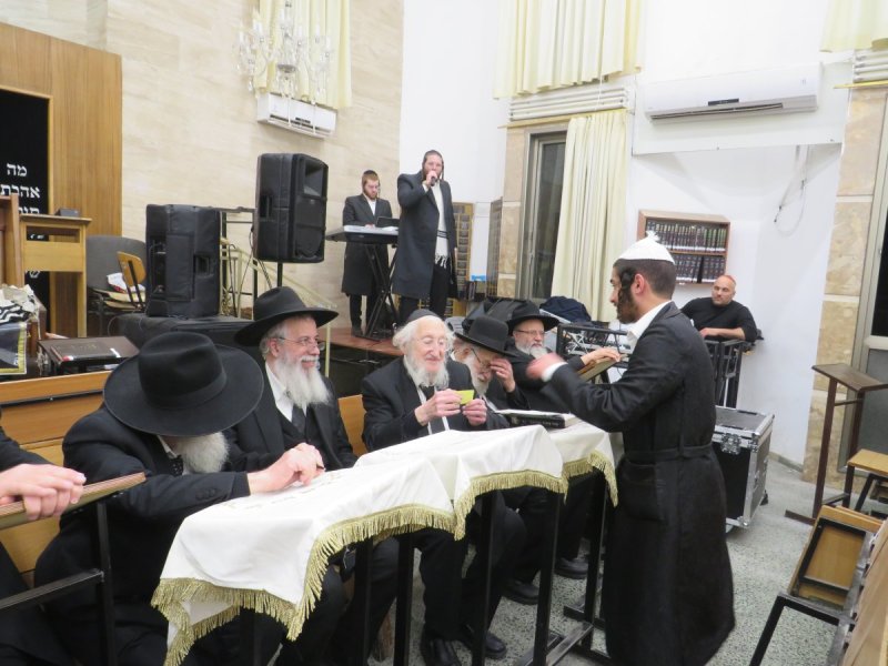 באדיבות המצלם