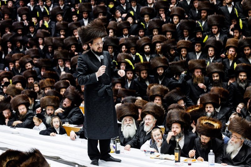 האחים לאנטשעווסקי, אברומי בלום, ואייזיק י.