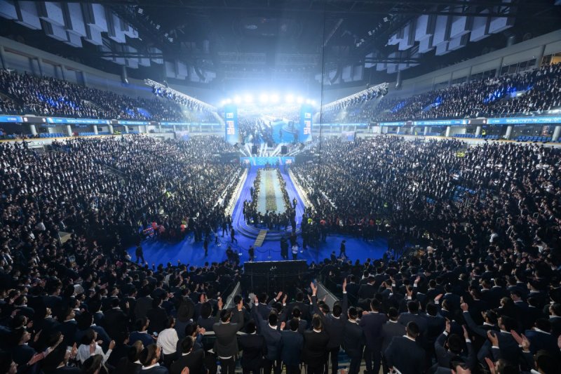 דניאל נפוסי, אריאל רבינסקי ומנדי טוויטו