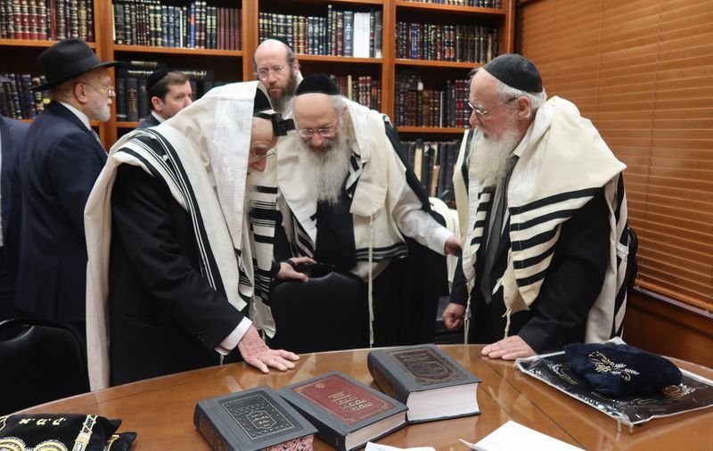 באדיבות המצלם