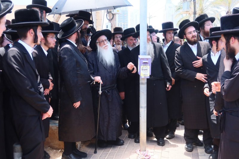 באדיבות המצלם