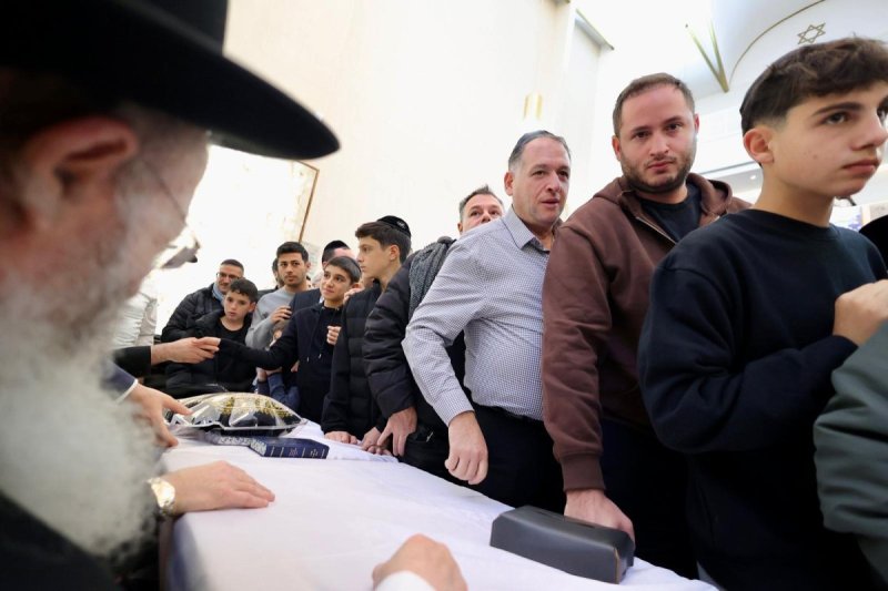 דניאל נפוסי ומאיר זלזניק