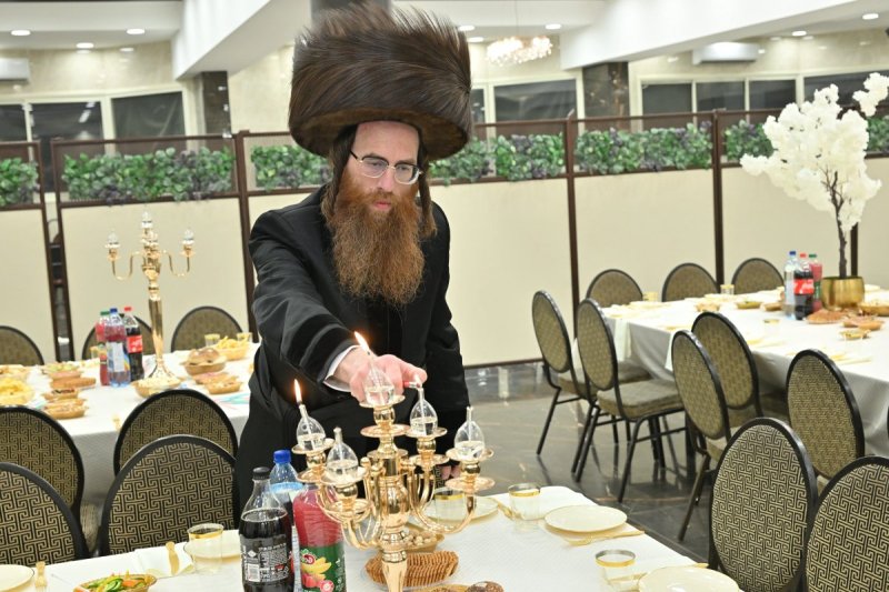 באדיבות המצלם