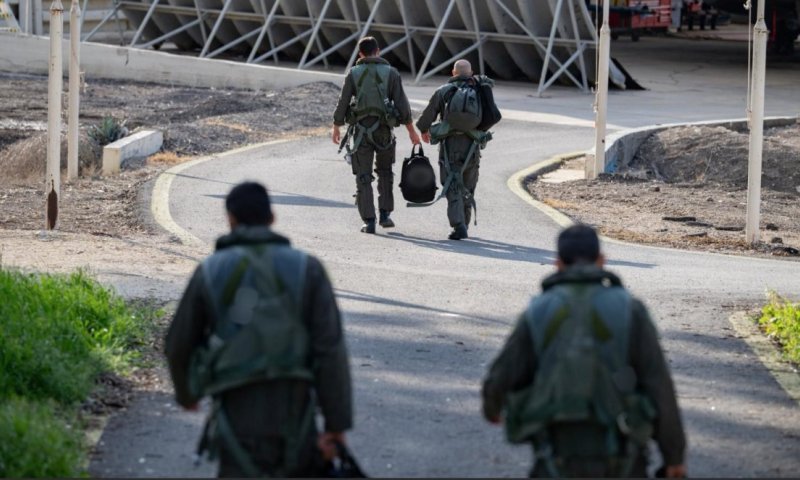 כך ניסו טייסים אמריקאים לשרוד אחרי הפלה בשטח אויב