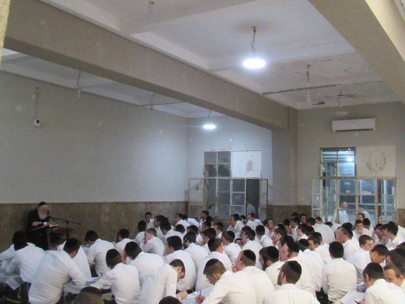 באדיבות המצלם