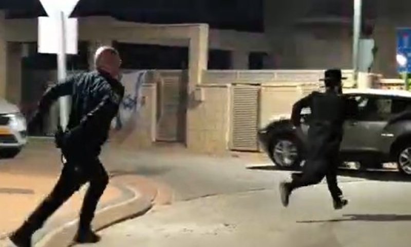 סיקריקים הפגינו מחוץ לביתו של מפקד המשטרה הצבאית