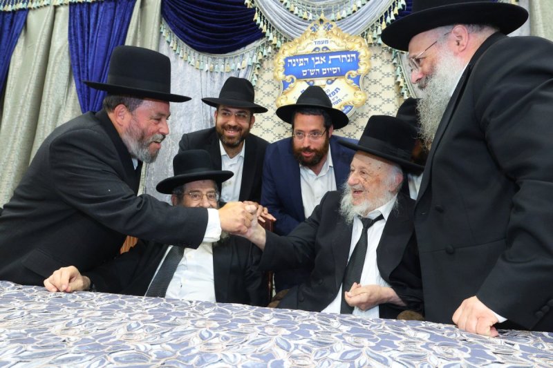 באדיבות המצלם