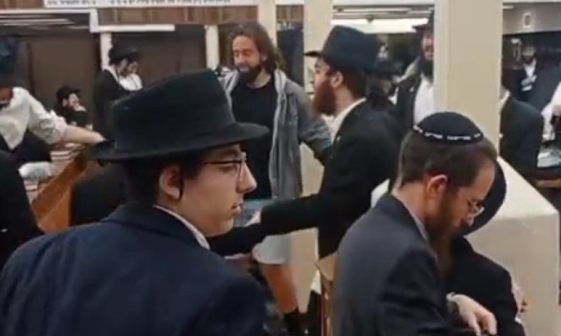 הנהג הדורס ממרכז חב"ד תועד רוקד עם חסידים שבועות לפני הדריסה
