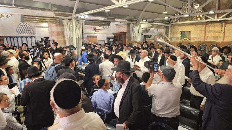 באדיבות המצלם