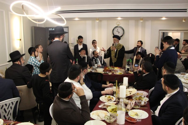 באדיבות המצלם