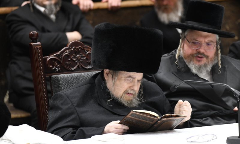 האדמו"ר מבעלזא פונה לבדיקות בבית החולים לאחר שלא חש בטוב