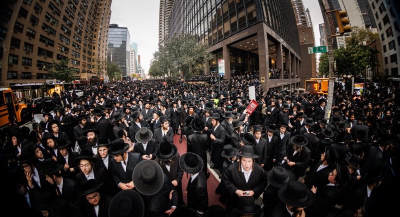 האחים לאנטשעווסקי, אברומי בלום, ד. ה. כרם, אייזיק. י, Clear shot