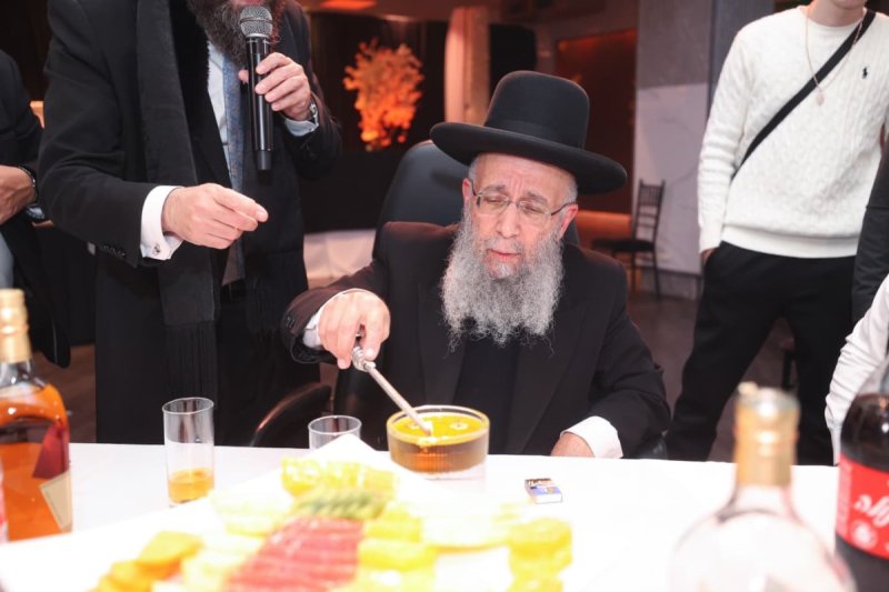 באדיבות המצלם