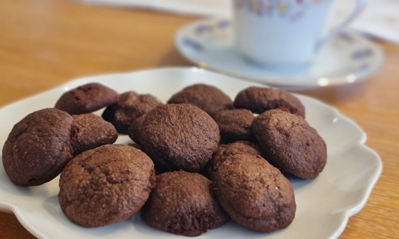 בריאות וטעימות בקלי קלות: מתכון לעוגיות שוקולד ענן כשרות לפסח 