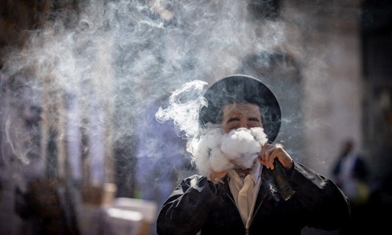 מכה למעשנים: אלו מוצרי העישון שיעלו עשרות שקלים יותר