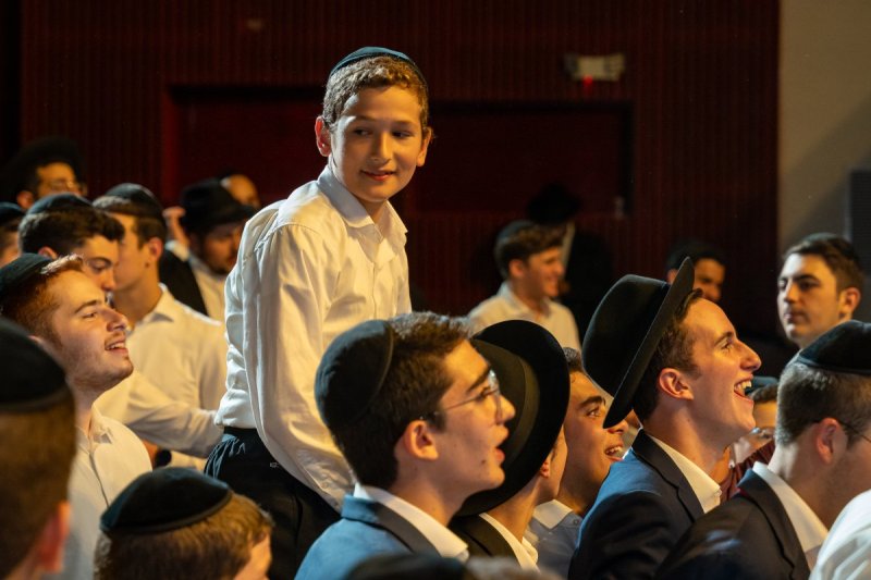 באדיבות המצלם