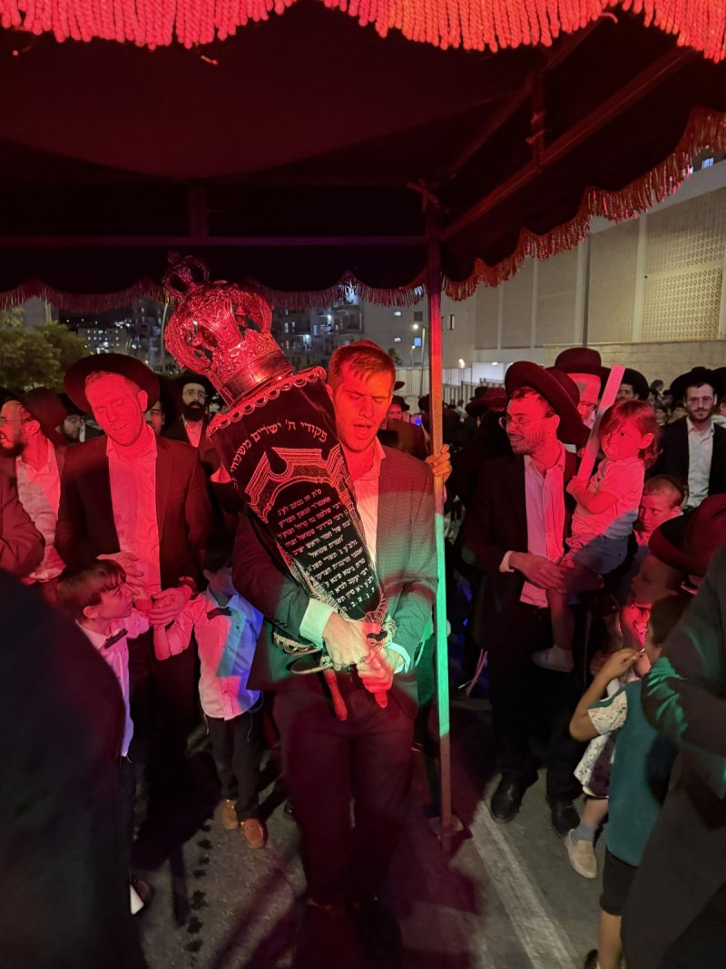 באדיבות המצלם