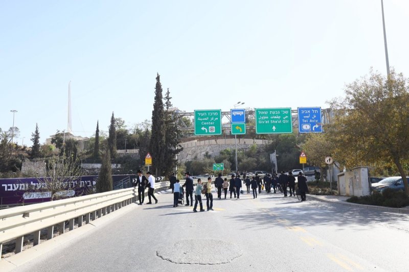 דניאל נפוסי ודוד מנדלסון