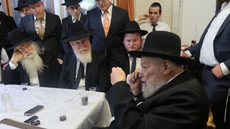 באדיבות המצלם