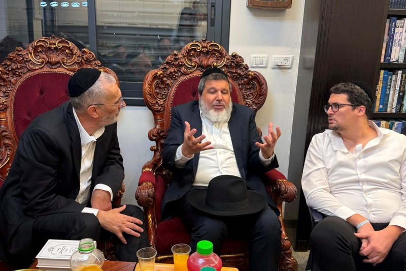 באדיבות המצלם