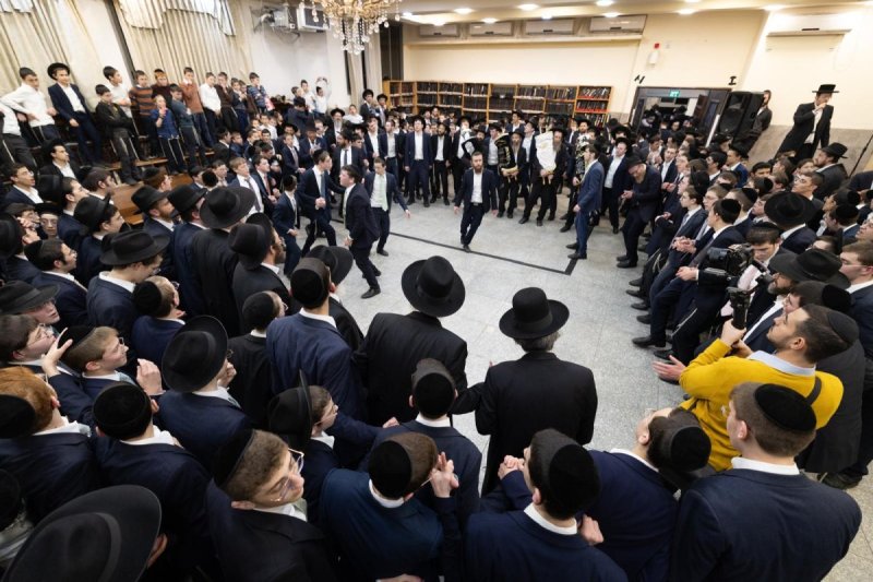 באדיבות המצלם