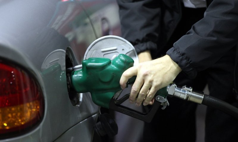 אסון לאיראנים: המחסור בבנזין יפיל את המשטר?