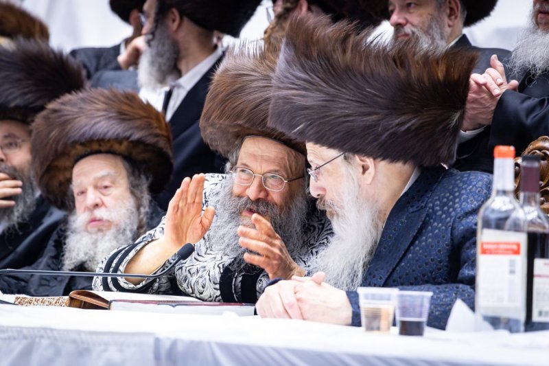 האחים לאנטשעווסקי, אברומי בלום, ואייזיק י.