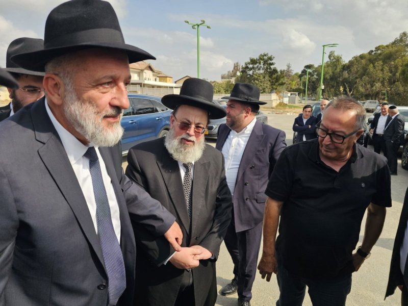 באדיבות המצלם