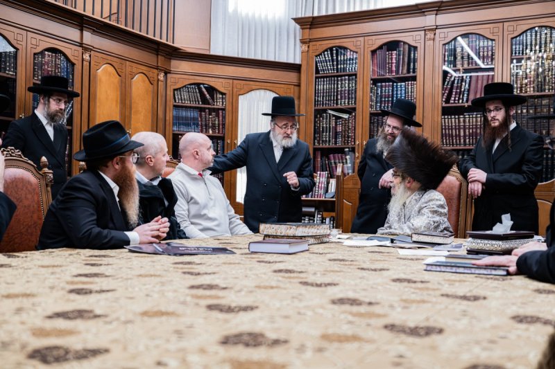 באדיבות המצלם