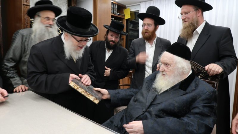 באדיבות המצלם