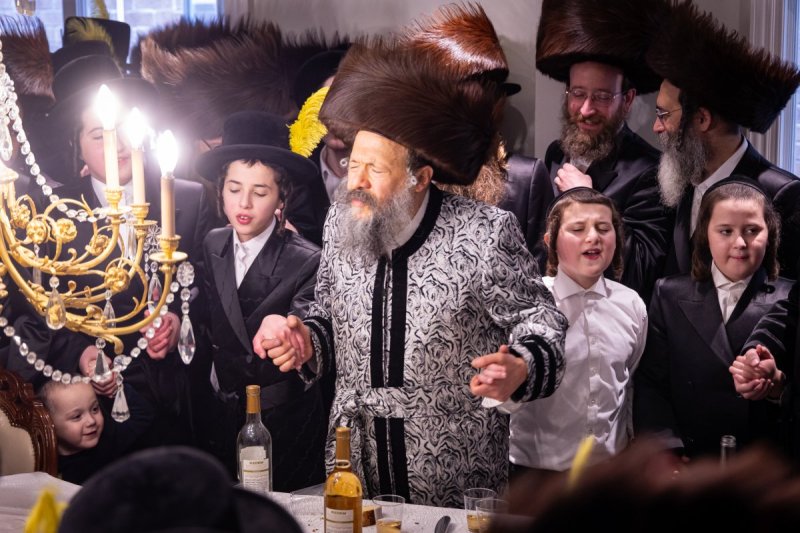 האחים לאנטשעווסקי, אברומי בלום, ואייזיק י.