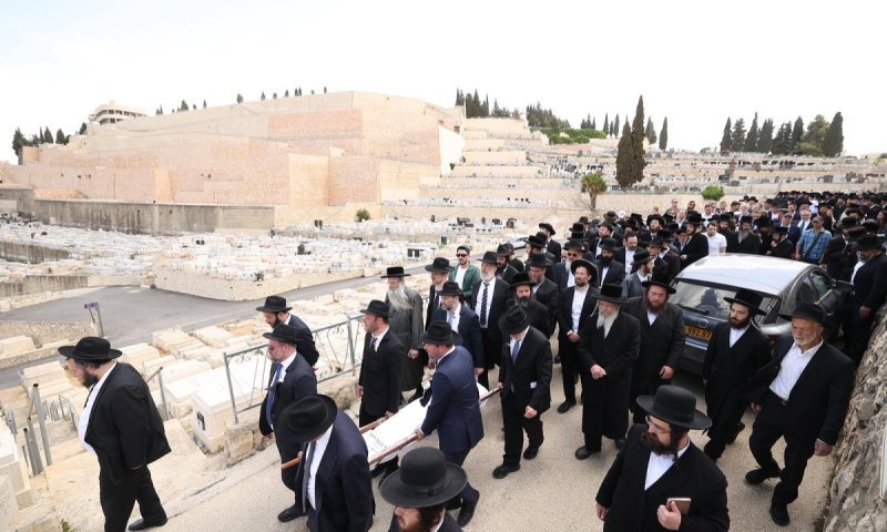 האישה הצדקנית שמסרה נפשה על השבת נטמנה בשירת 'קה אכסוף'