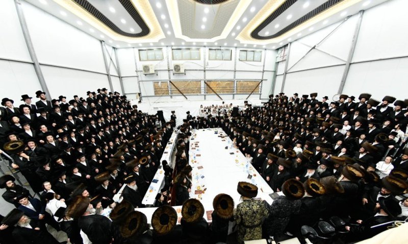 שבת שמחה לבן הצעיר בזוטשקא: עלייה לתורה, ניגונים חדשים וה'פארשפיל'