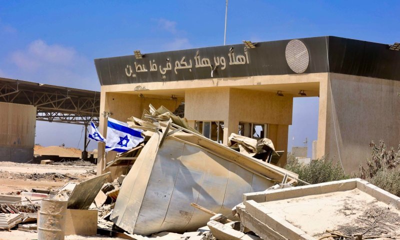 דוד זיני אישר: החתימה במעבר תחת "מדינת פלסטין"; תשונה? 