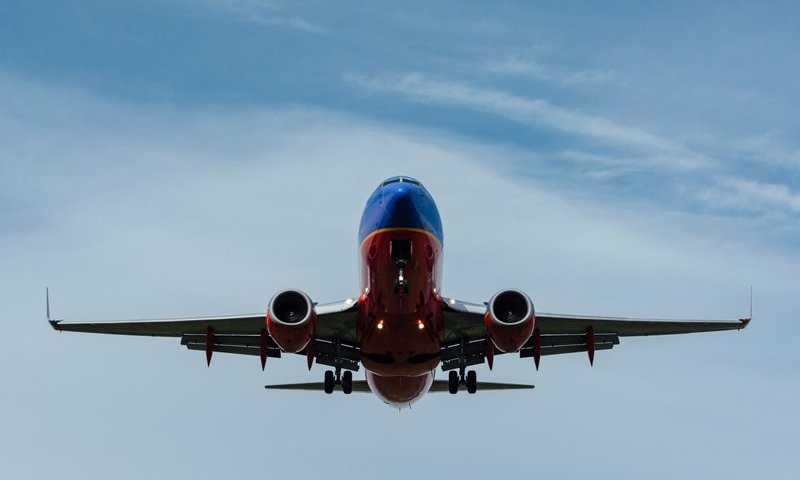 רגע לפני שעלתה למטוס: איראנית נעצרה בחשד לעסקאות נשק